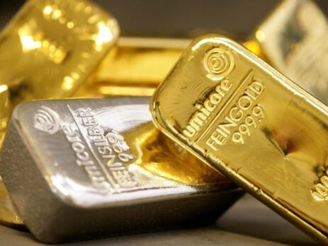 قیمت جهانی طلا ثابت ماند/ قیمت دلار در بازار آزاد ۲۴ هزار و ۶۶۰ تومان +قیمت روز انواع سکه و طلا